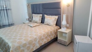 3 bedrooms, WiFi, bed sheets