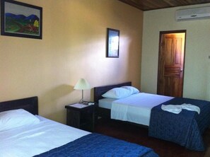 Deluxe Double Room, Garden View | Free WiFi, bed sheets, wheelchair access - Hotel Arbol Dorado (Florencia)