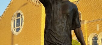 Cozy Carriage House on Spring Bayou