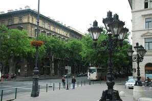 Onsite parking - Downtown  Opera  Apartment (Budapest)