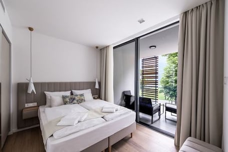 2 habitaciones, ropa de cama de alta calidad y escritorio