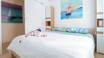 2 bedrooms, iron/ironing board, free WiFi, bed sheets