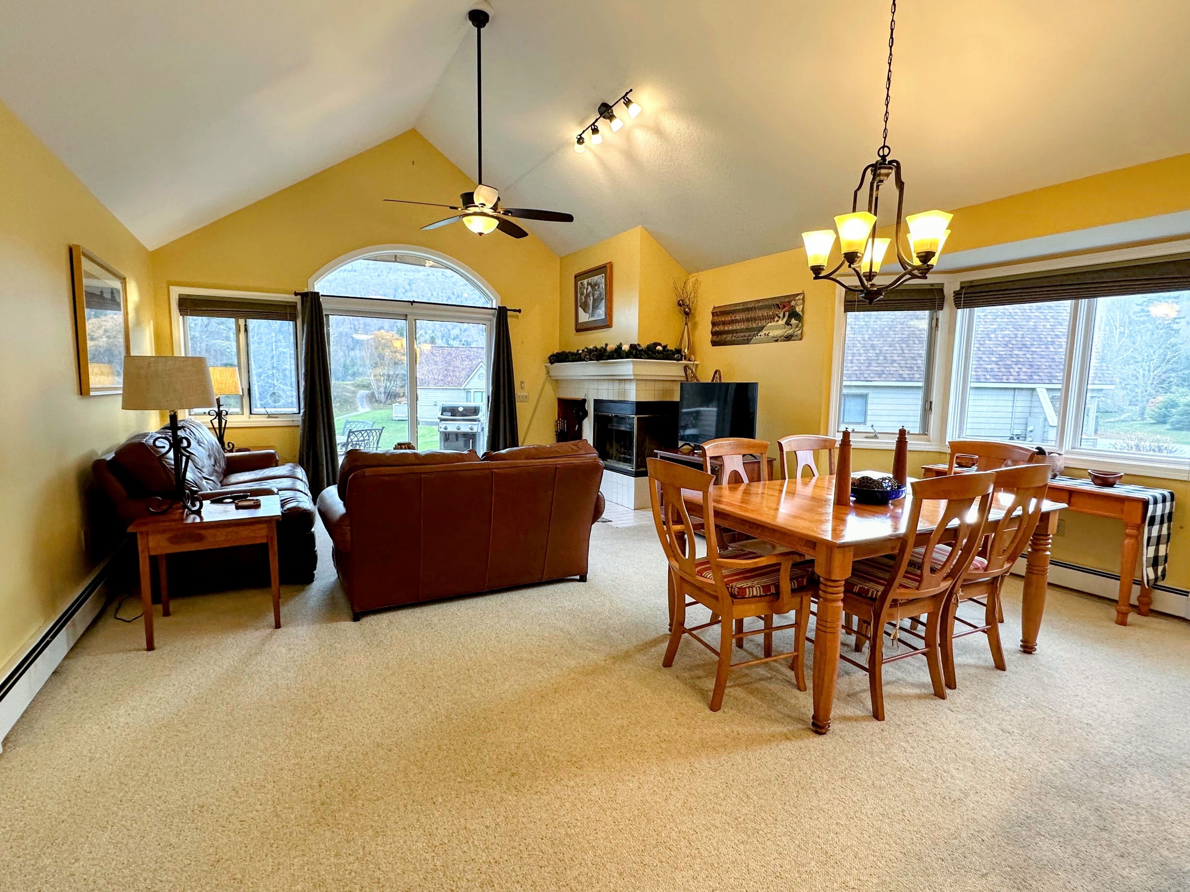 Fv36 Sunny Fairway Village Townhome On The Mount Washington Hotel Golf Course. Ac, Dog Friendly! - Bretton Woods, NH