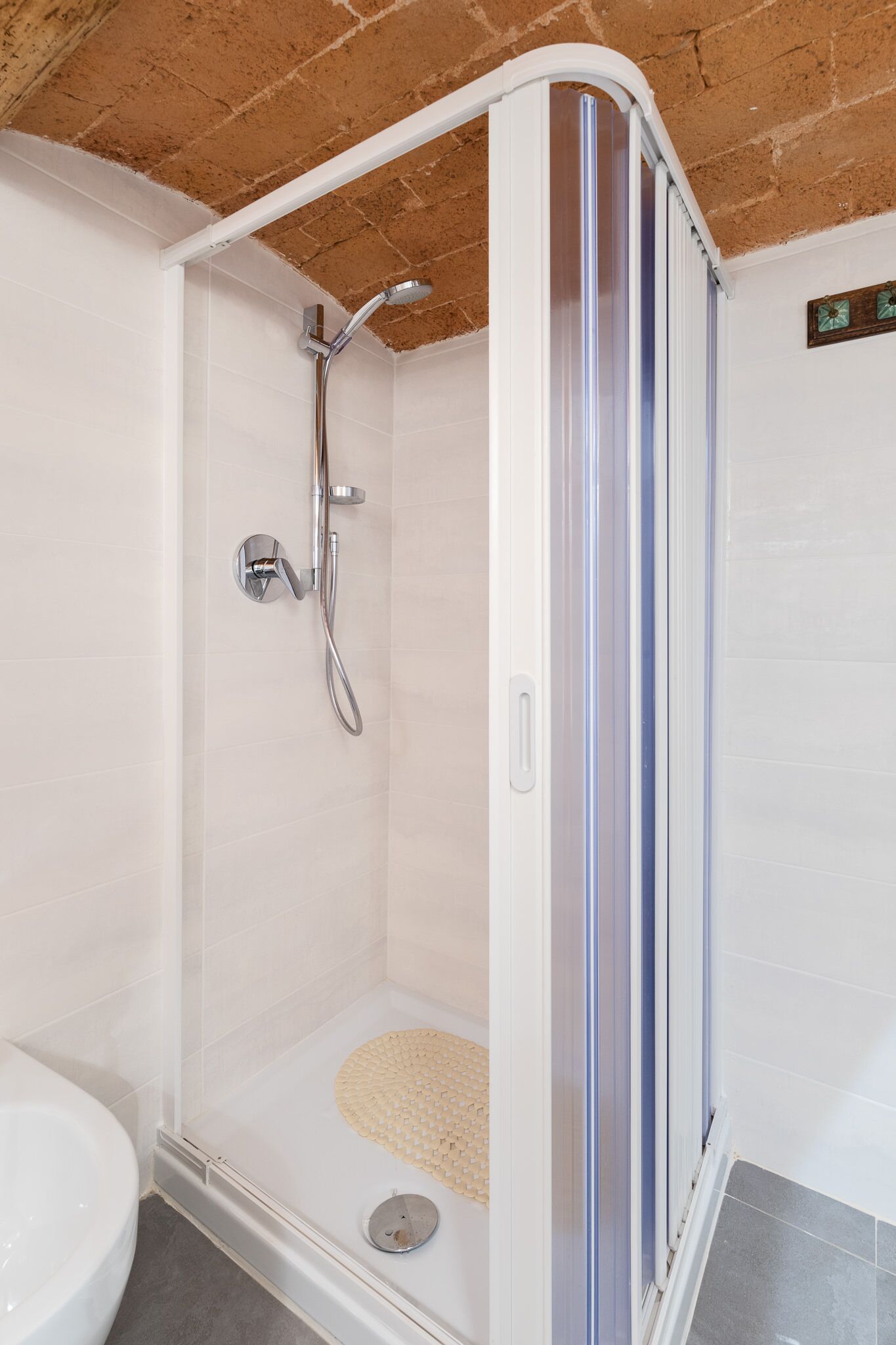 Dusche, Haartrockner, Bidet, Handtücher