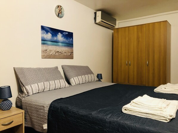 1 bedroom, soundproofing, iron/ironing board, bed sheets