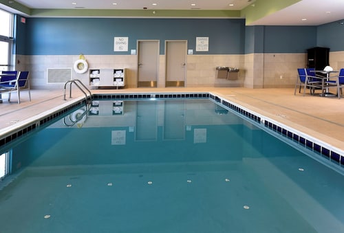 Holiday Inn Express & Suites Madisonville by IHG