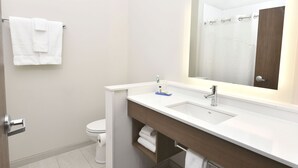 免费洗浴用品、吹风机、毛巾