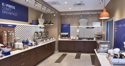 Holiday Inn Express & Suites Madisonville by IHG