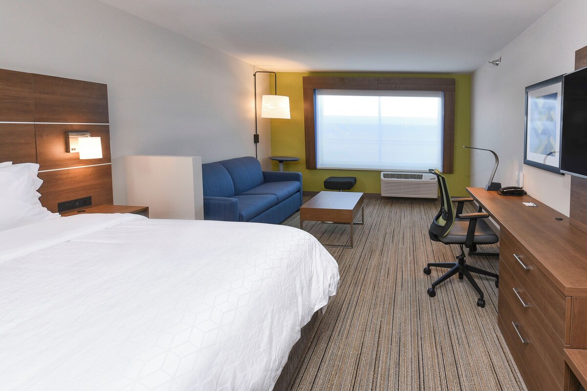 In-room safe, desk, blackout curtains, iron/ironing board
