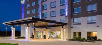 Holiday Inn Express & Suites Beloit by IHG