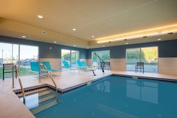 Holiday Inn Express & Suites Beloit by IHG