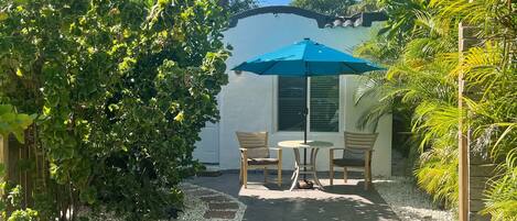 屋外ダイニングエリア