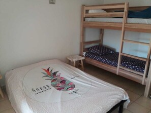 WiFi, bed sheets