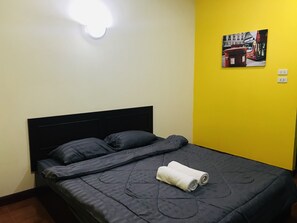 Laptop workspace, free WiFi, bed sheets