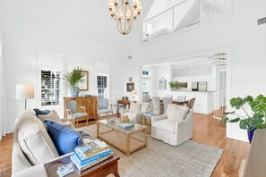 Smart TV, DVD player - WaterColor Condo‑Retreat | 1BR/2BA+ Loft - Bikes, Balcony, Walk to Beach Club (Santa Rosa Beach)