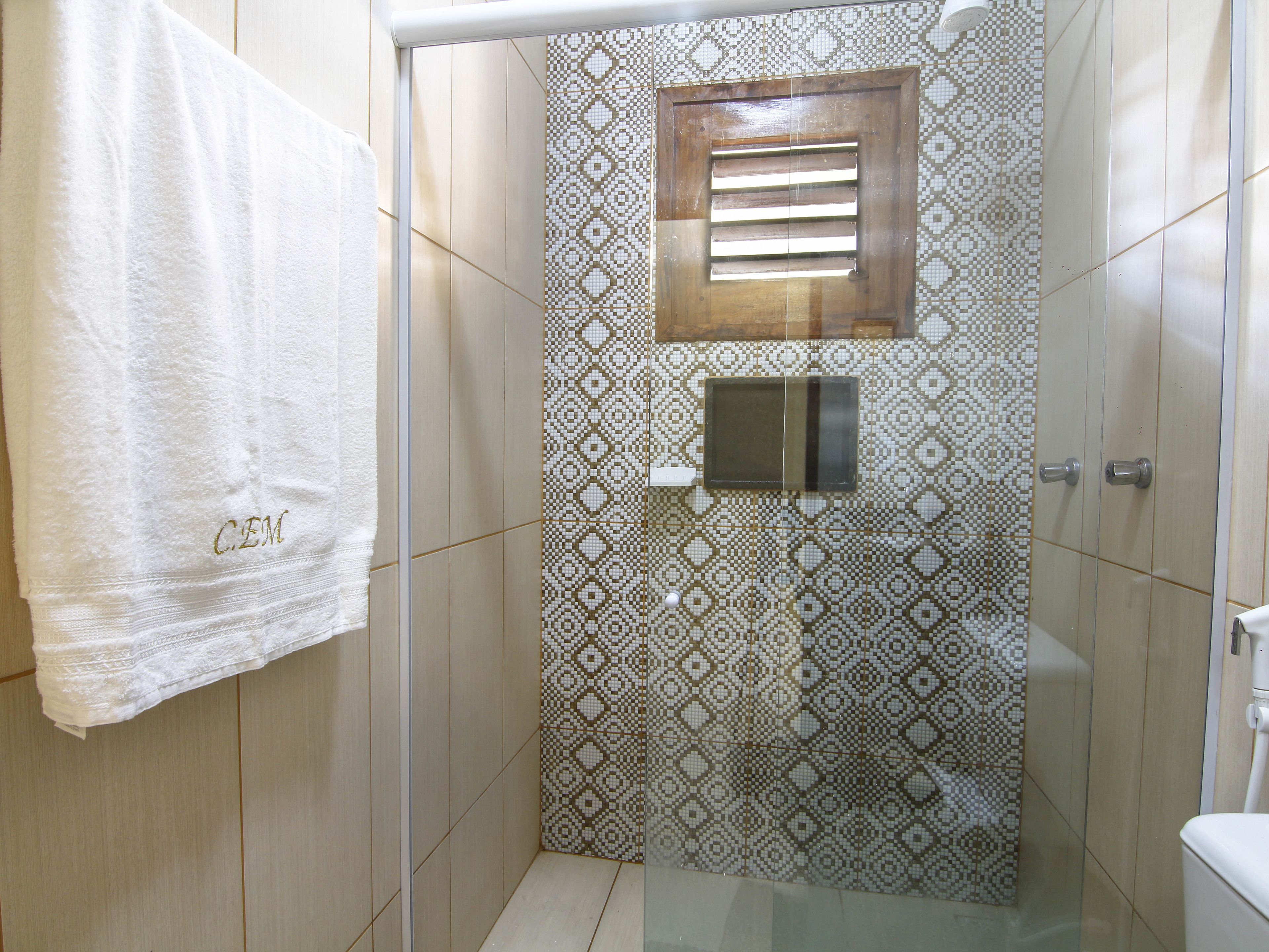 Elite House | Bathroom amenities | Shower, rainfall showerhead, bathrobes, towels