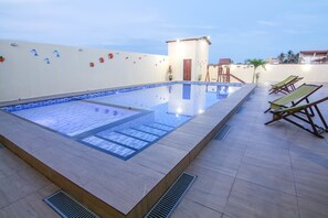 Outdoor pool, pool loungers - CHALÉS ESTRELAS DO MAR (Cascavel)
