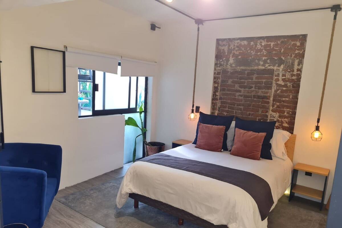 Studio Suite Superior | Meja kerja, tirai kedap cahaya, Wi-Fi gratis, dan seprai linen