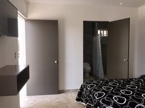 6 bedrooms, blackout curtains, free WiFi, bed sheets