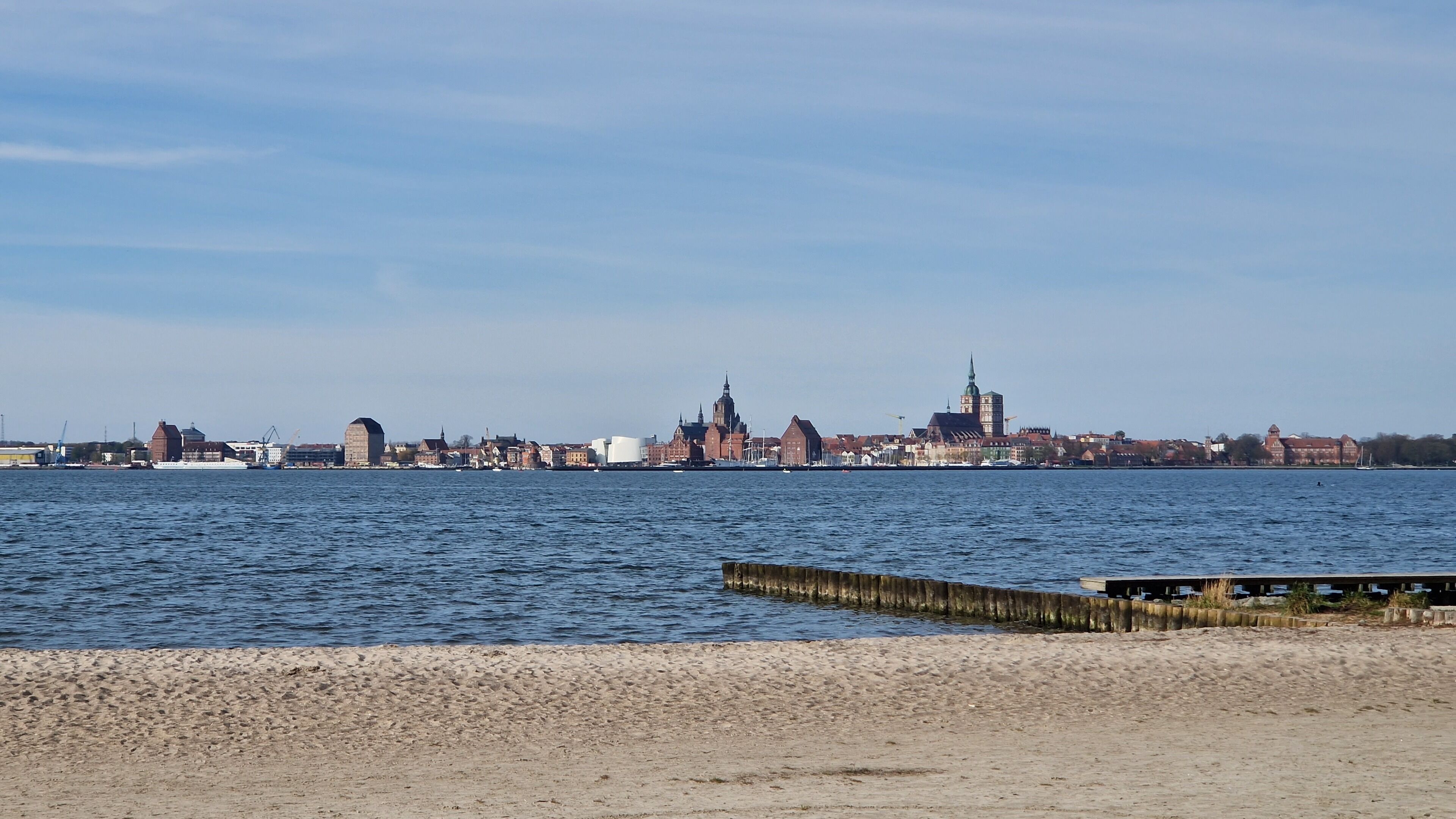 Beach nearby, sun loungers