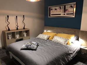 2 bedrooms, iron/ironing board, WiFi, bed sheets