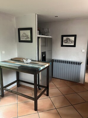 Interior - Beautiful single storey house of 160 m2 fully fenced with swimming pool (Saint-Sulpice-la-Pointe)
