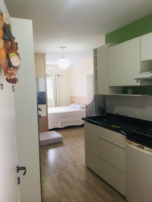 1 bedroom, bed sheets