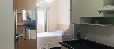 1 dormitori i roba de llit