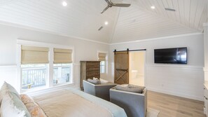 5 bedrooms, iron/ironing board, free WiFi, bed sheets