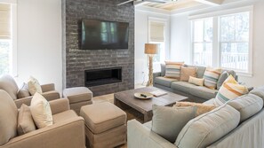 Smart TV, fireplace, DVD player