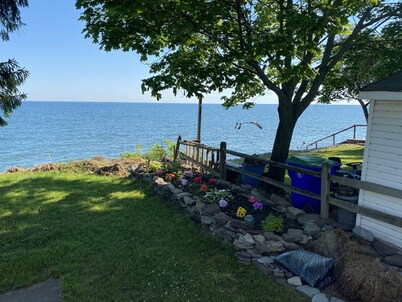 60 minutes from Niagara Falls