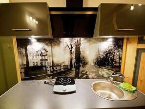 Kühlschrank, Kochgeschirr/Geschirr/Besteck