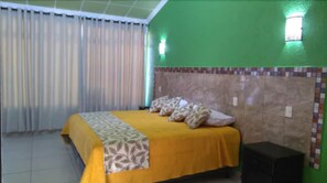 Junior Suite | Individually decorated, individually furnished, laptop workspace - Villa Victoria Pirámides (San Martin de las Pirámides)