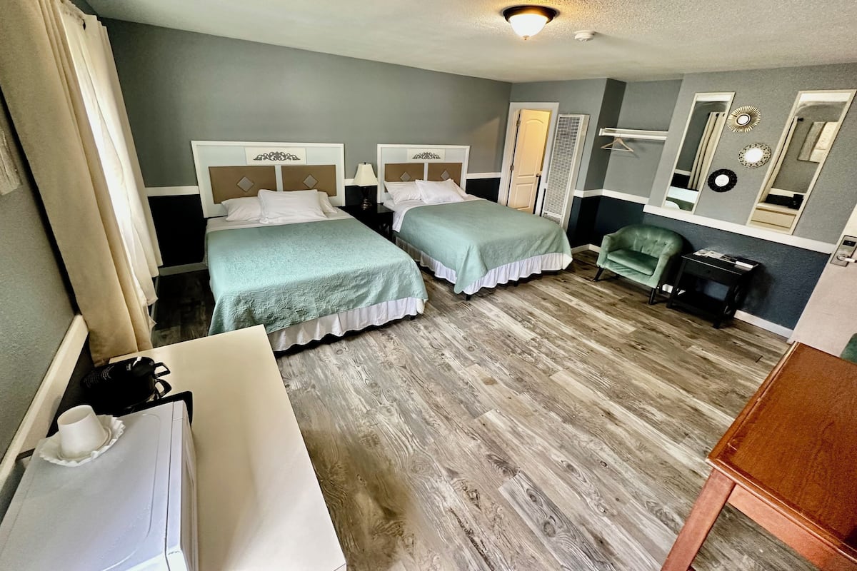 1 bedroom, premium bedding, desk, blackout drapes