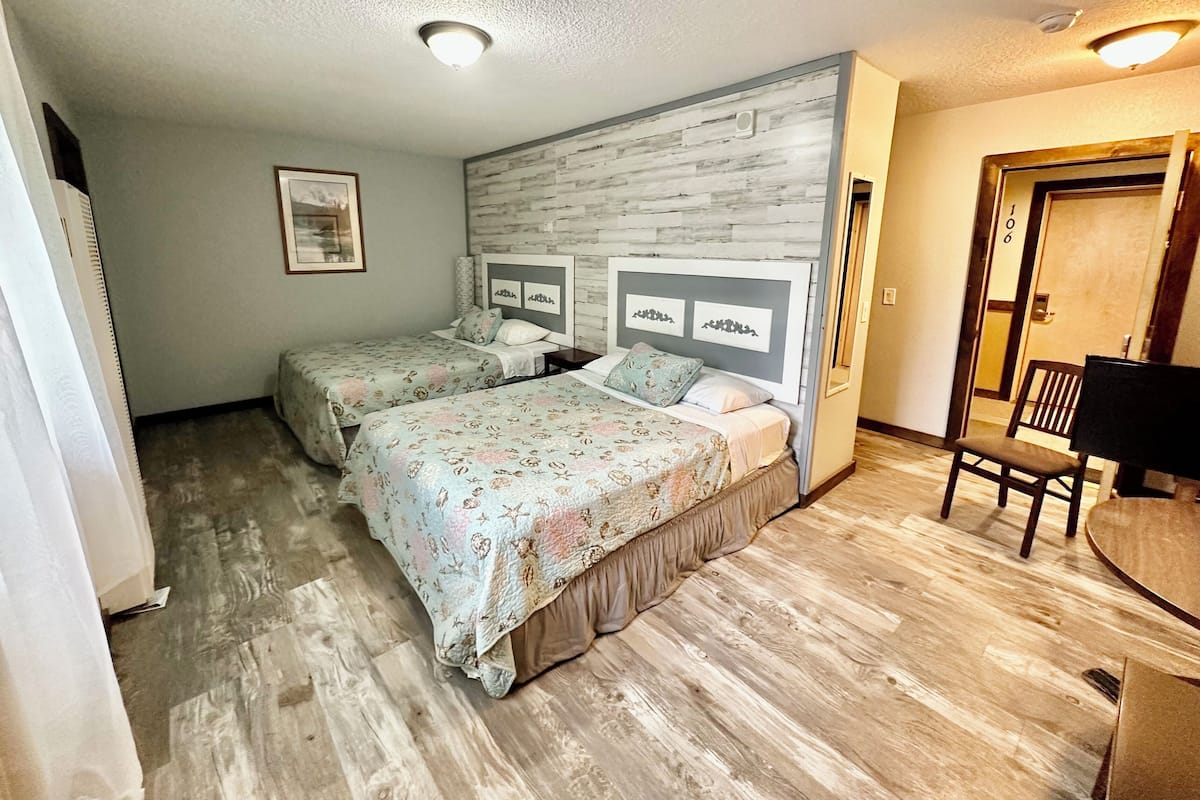 1 bedroom, premium bedding, desk, blackout drapes