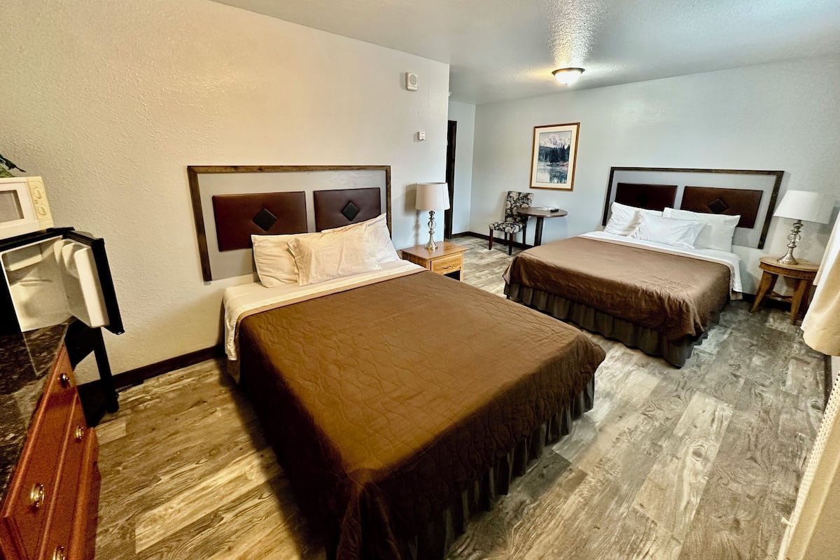 1 bedroom, premium bedding, desk, blackout drapes