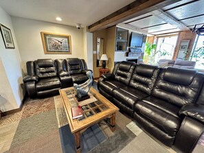 Reception - Alaska Angler's Inn (Soldotna)