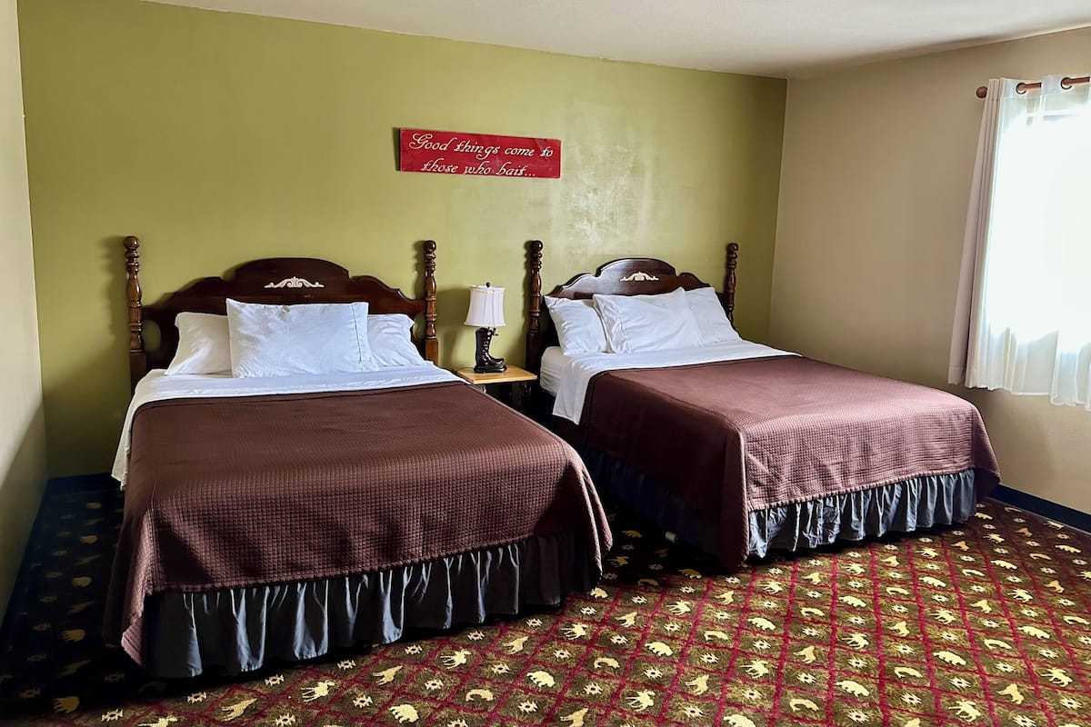 1 bedroom, premium bedding, desk, blackout drapes