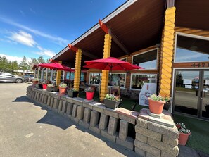 Terrace/patio - Alaska Angler's Inn (Soldotna)