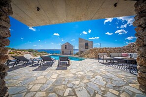 Outdoor dining - Luxury villa Rock - with private pool and beach (Lukovo Šugarje)