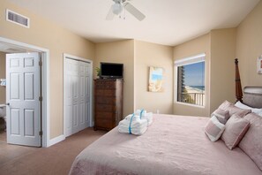 3 bedrooms, free internet, bed sheets, wheelchair access