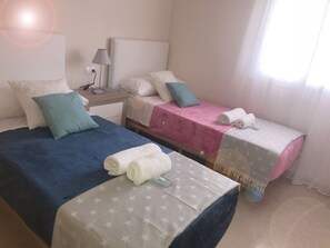 2 chambres, fer et planche à repasser, Wi-Fi, literie fournie