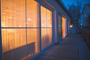 Front of property – evening/night - Hotel Alpenrose (Bad Woerishofen)