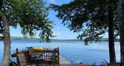 Magnifique chalet dans les bois sur le lac Branch Branch, Ellsworth ME