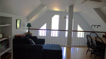 Smart-TV, DVD-Player, Bücher