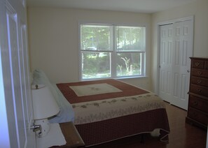 3 habitaciones, tabla de planchar con plancha, wifi y ropa de cama