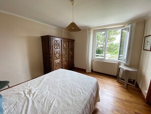 2 bedrooms