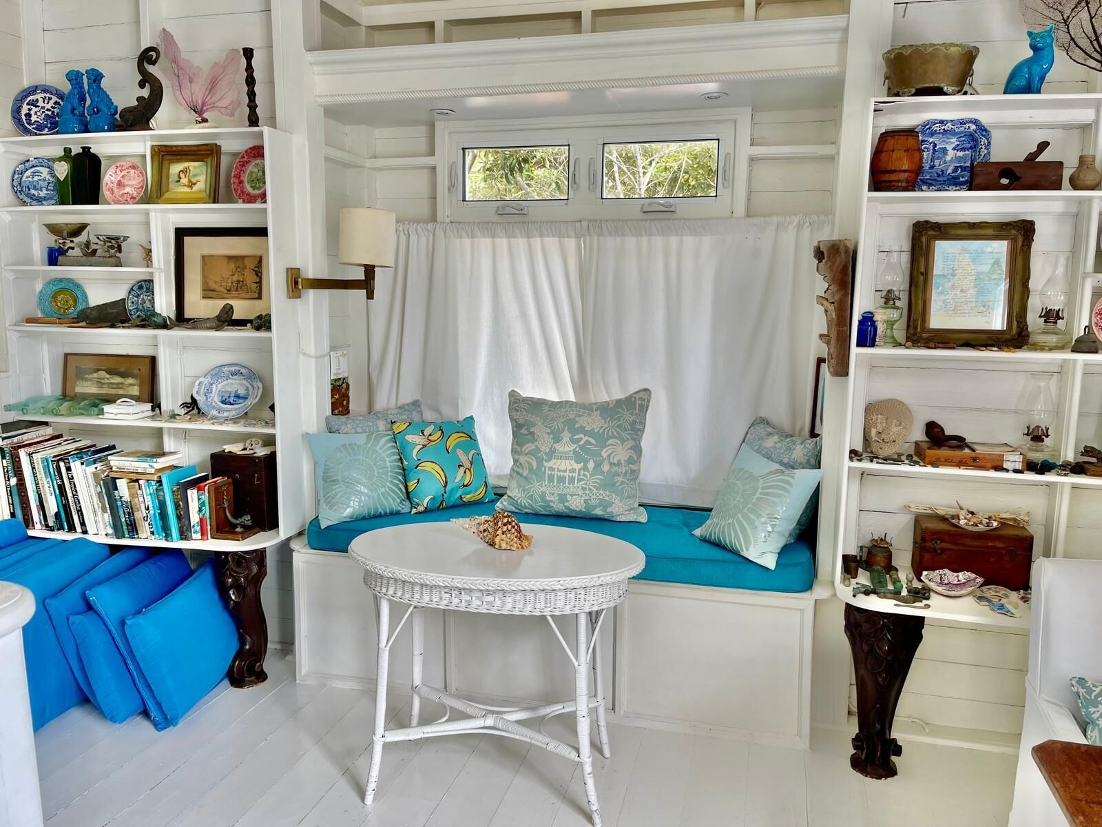 Smart TV, books