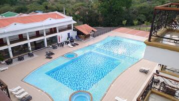 2 albercas al aire libre y camas balinesas gratuitas