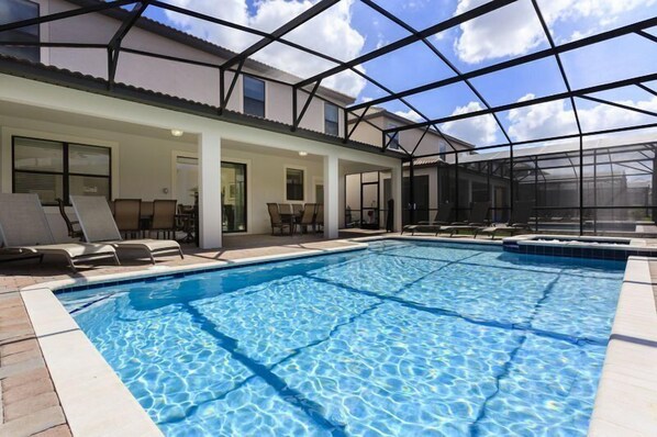 House | Outdoor pool